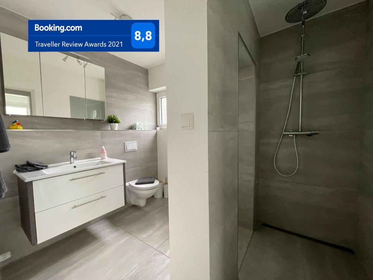 W1 - Kontaktloser 24H Check In, W-Lan, Netflix, Parkplatz, Kueche, Boxspring-Bett Bückeburg Kültér fotó